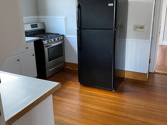 5th image of 56 Burlington St #56