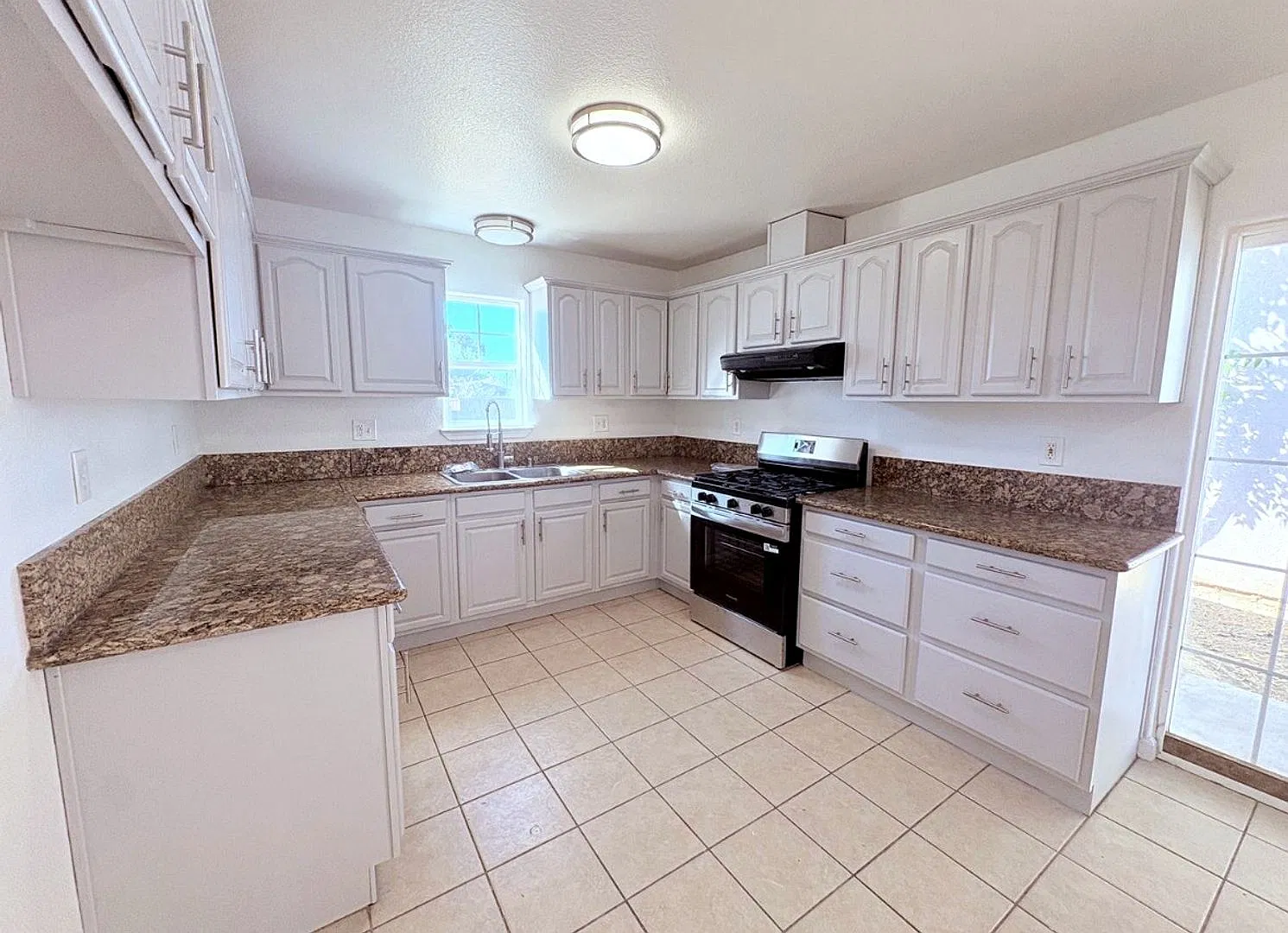1405 Nogales St - Sacramento 95838 — Photo 4