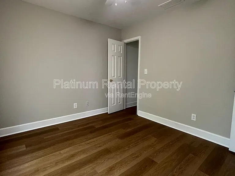 1135 Coleman St SW — Photo 27