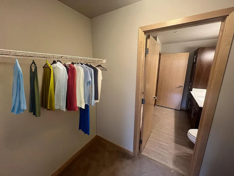 Venture Luxury High Rise — Photo 155