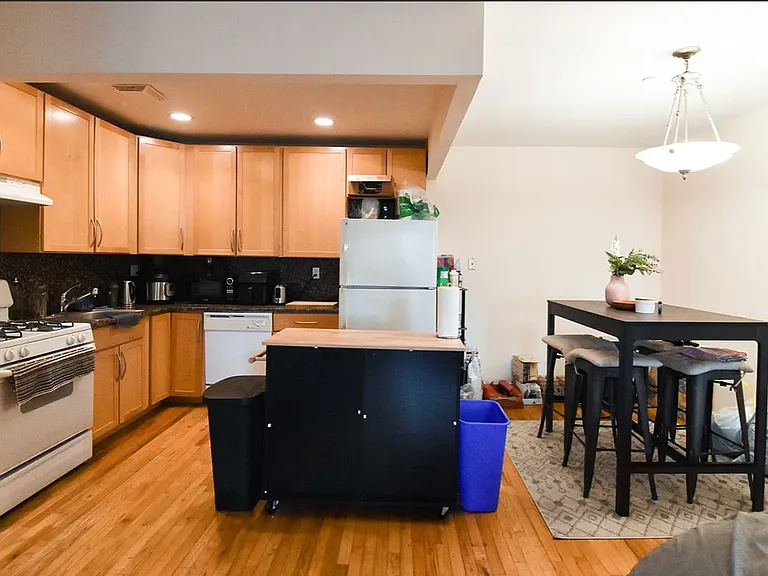 901 Grand St #3D — Photo 4