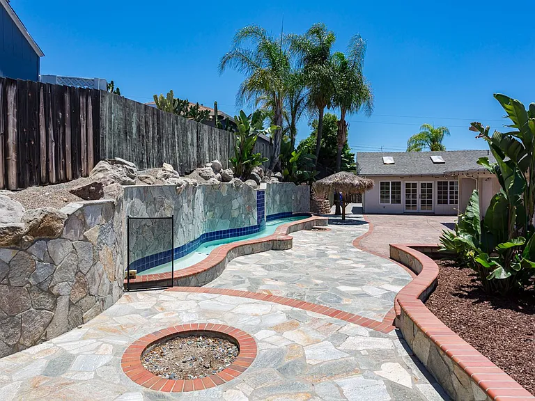 5564 Lone Star Dr — Photo 41
