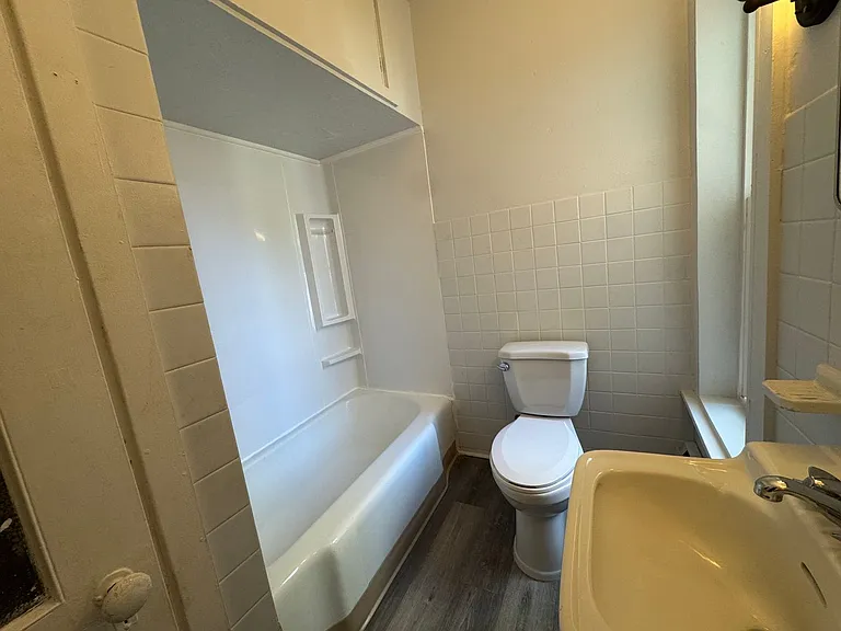 2104 Glendale Ave — Photo 10
