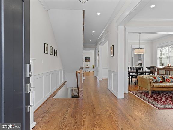 2nd image of 9815 Montauk Ave
