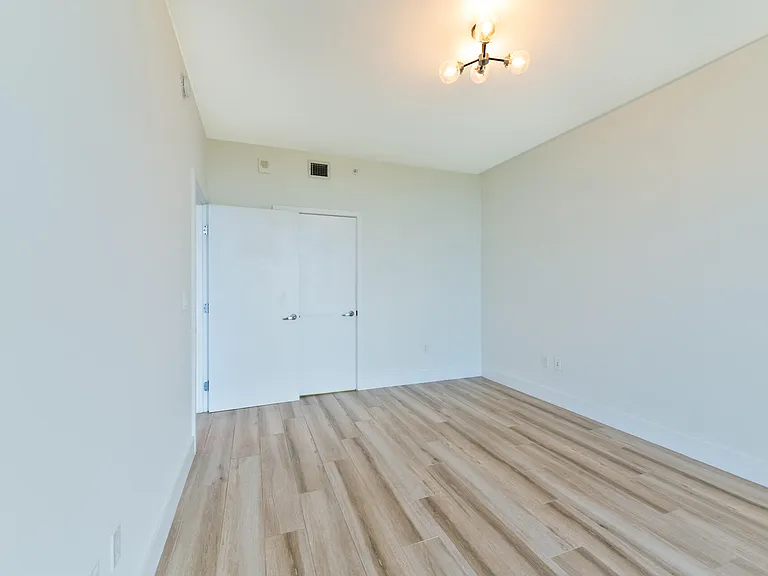 16385 Biscayne Blvd #2502 — Photo 20