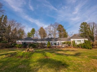 31 Inwood Rd, Woodbridge, CT 06525