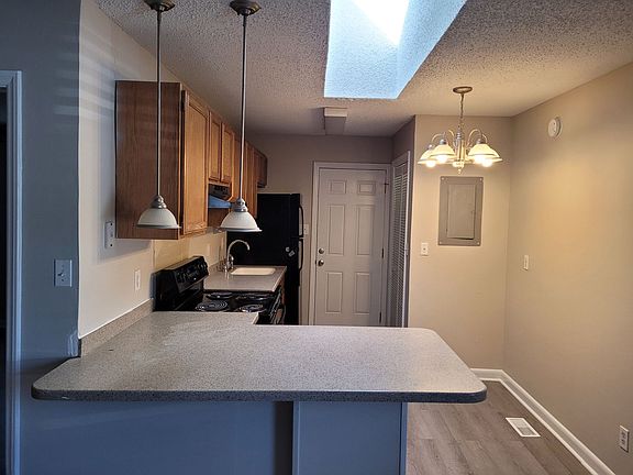 3rd image of 255 Brewster Dr #D