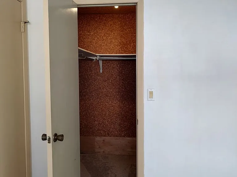4470 Cynthia Ln — Photo 11