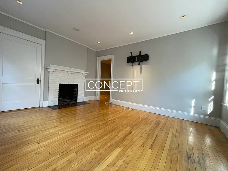 11-13 Story St #2 — Photo 4