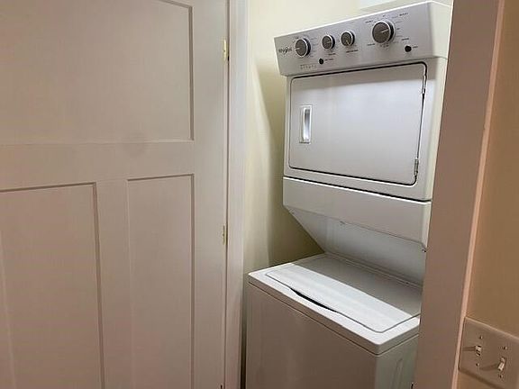5th image of 1166 W Grand Ave