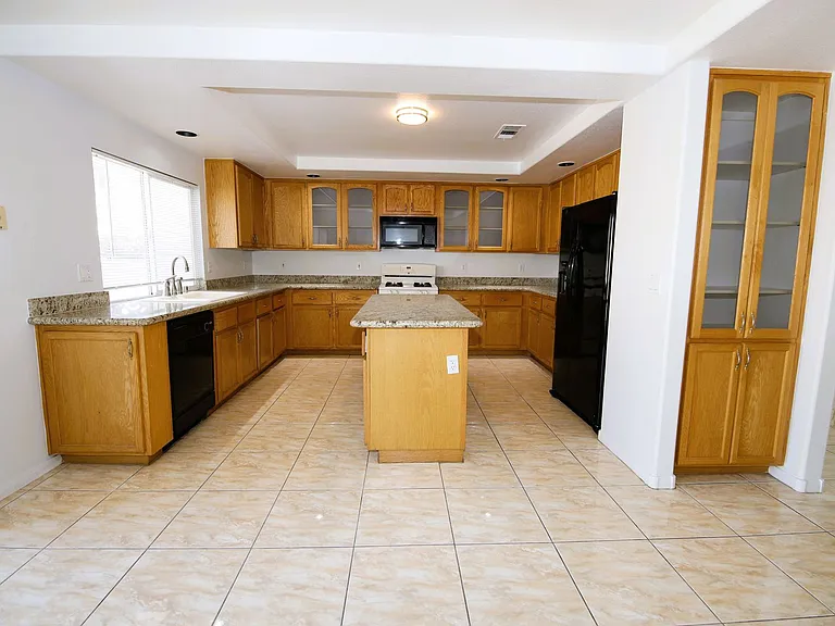 554 Campus Oaks Ct — Photo 8
