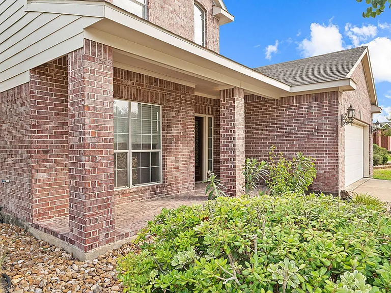 10003 Lynette Falls Dr — Photo 5