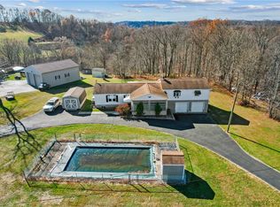 364 Spruce Hollow Rd, Vandergrift, PA 15690