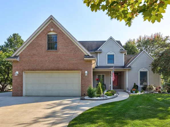 681 Country Ln, Frankenmuth, MI 48734