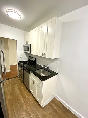 Rented by LRGNY Group, Inc. | media 24