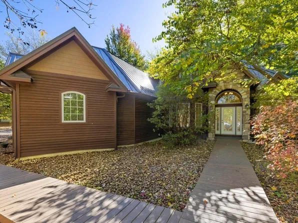 5650 Lily Ln, Sawyer, MI 49125