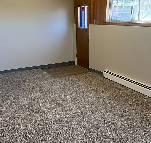 547 Greenwood Dr — Photo 16