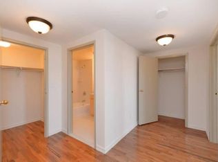 6 Brooklyn Ave, Valley Stream, NY 11581
