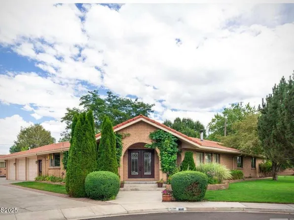 1616 Belarra Dr, Minden, NV 89423