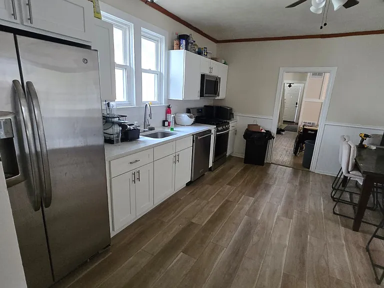 131 London Ave — Photo 2