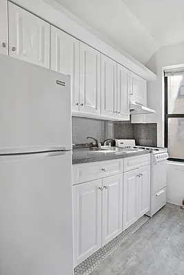 Rented by B Gans Management | media 8