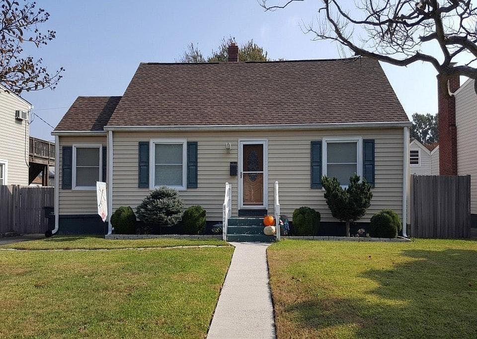 1st image of 8124 Kenwood Dr