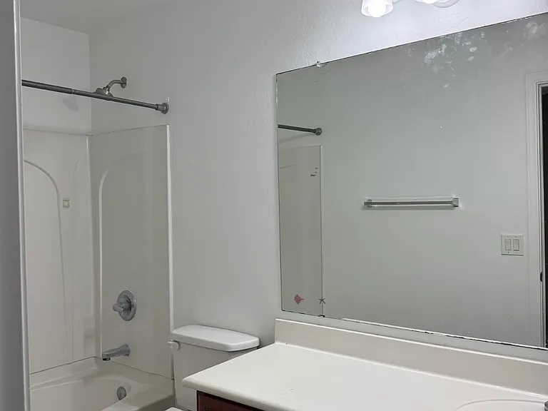 2221 S 112th Ave — Photo 9