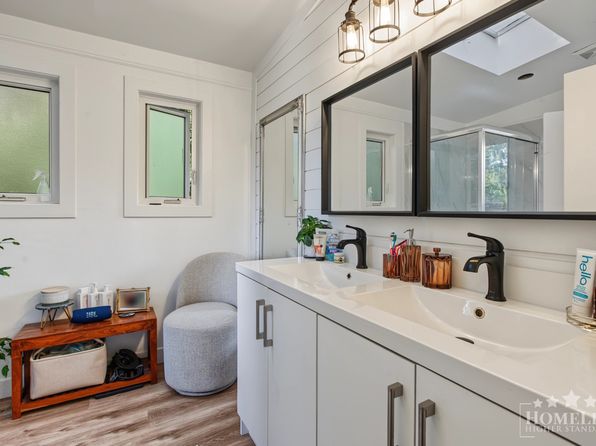 3 bedroom rental in Surrey — photo 18