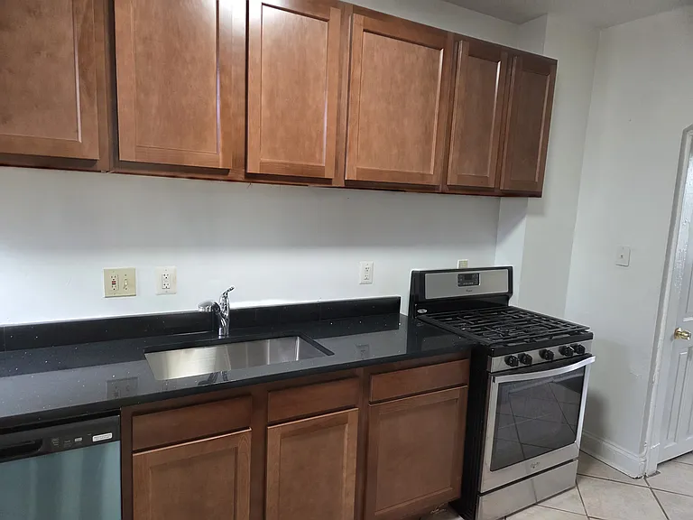 743 Springfield Ave — Photo 3
