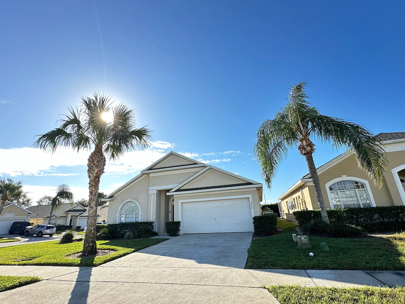 16724 Rolling Green Dr — Photo 2