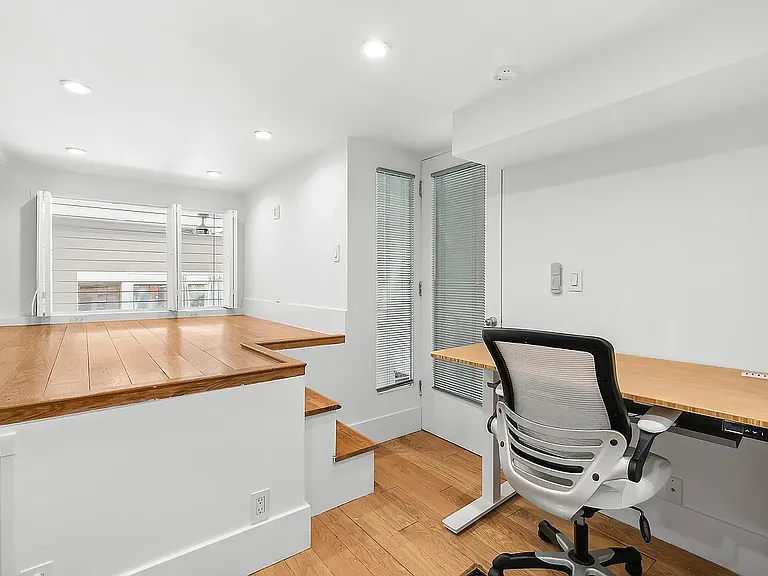 217 W 14th St #2F — Photo 8