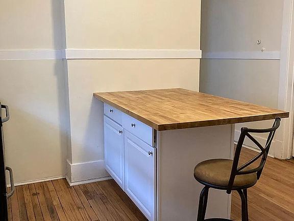 Dining Counter/Cooking area.