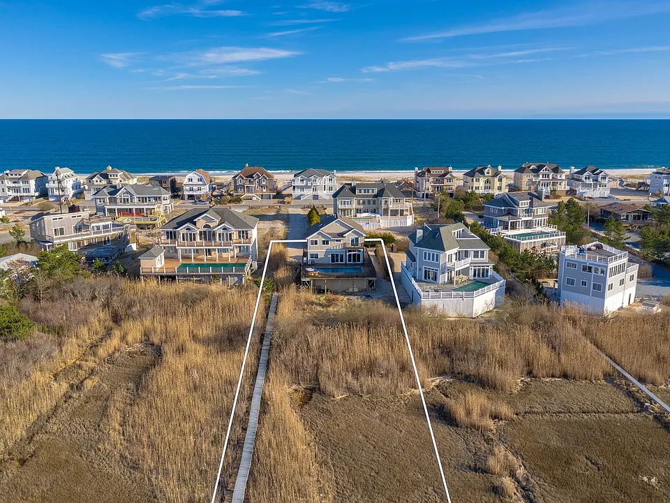 818 Dune Rd