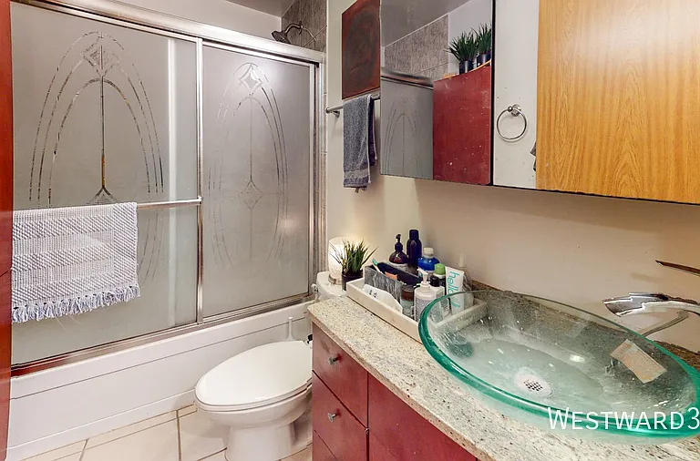 1546 N Mohawk St #6 — Photo 6