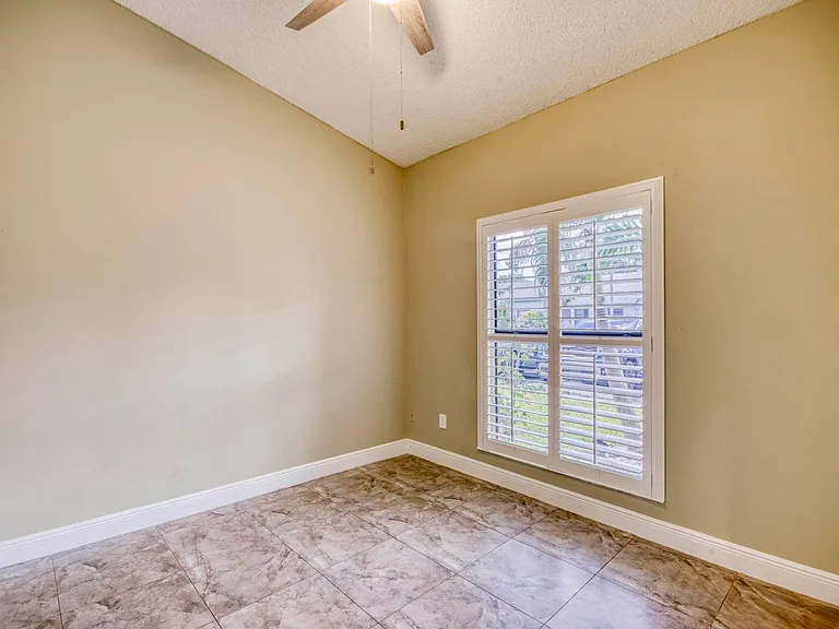 9109 SW 21st St E — Photo 11