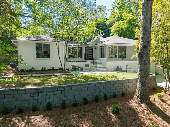 2nd image of 538 Spring Valley Rd NW