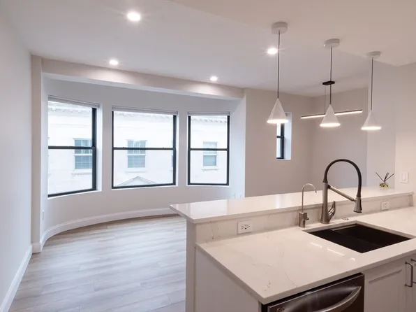636 Beacon St APT 405, Boston, MA 02215