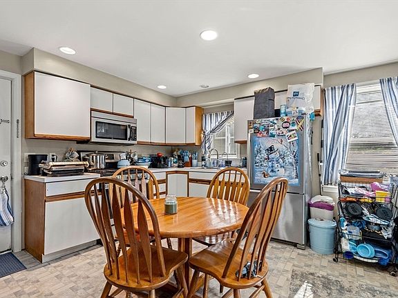 5th image of 11 Gardner St APT 4