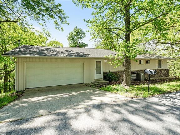 2nd image of 8474 Woodcrest Dr