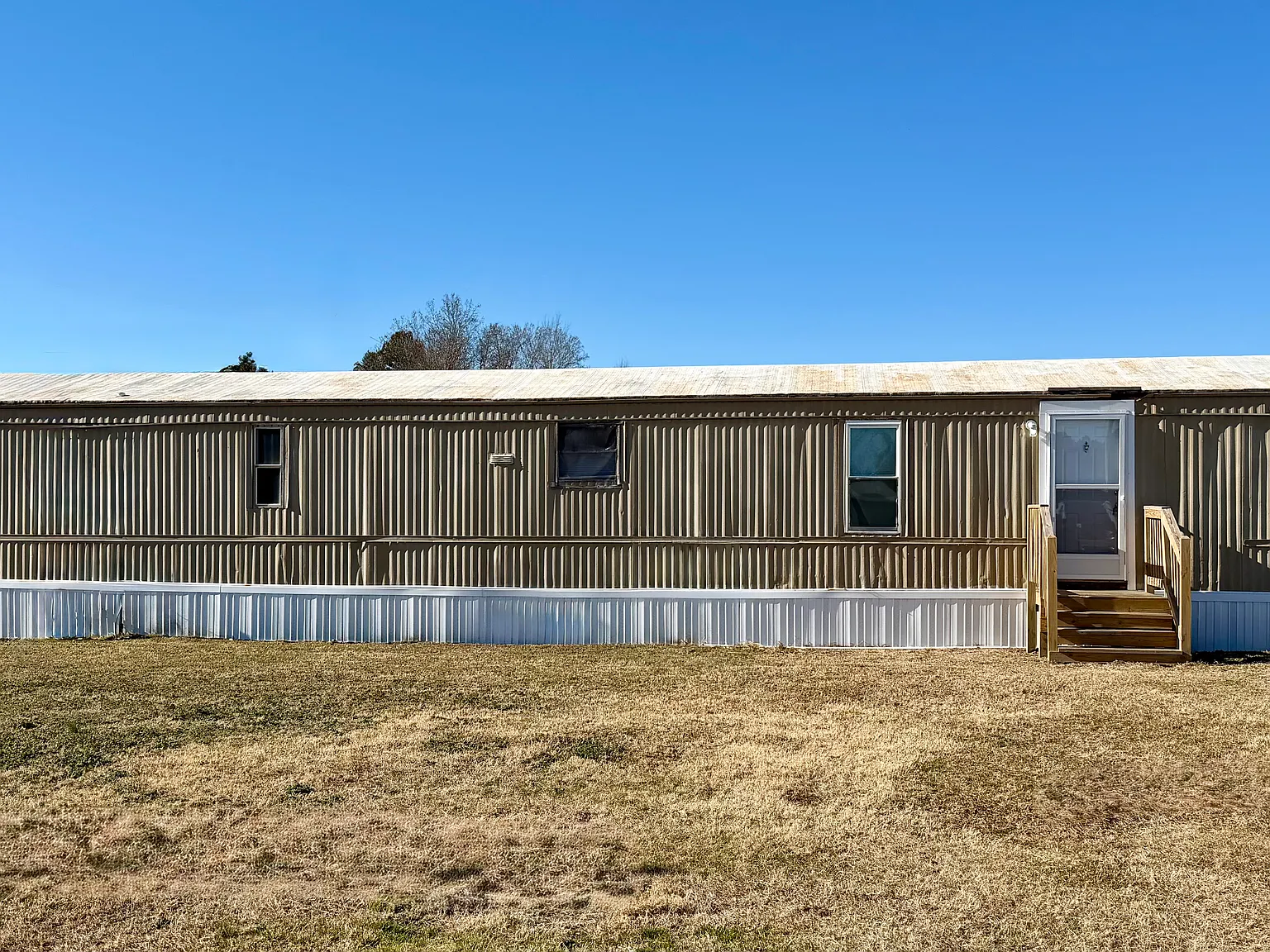 2 bed, $995 — Photo 1
