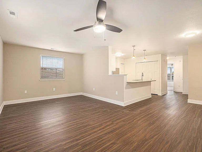 Signature Pointe Apartment Homes — Photo 72