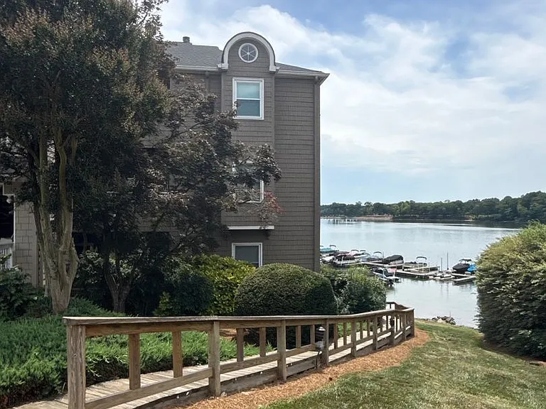 9817 Emerald Point Dr #8 — Photo 24