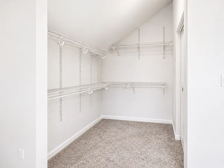 324 W 8th St #3 — Photo 10