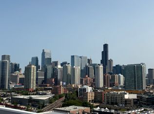 902 W Superior St #901, Chicago, IL 60644