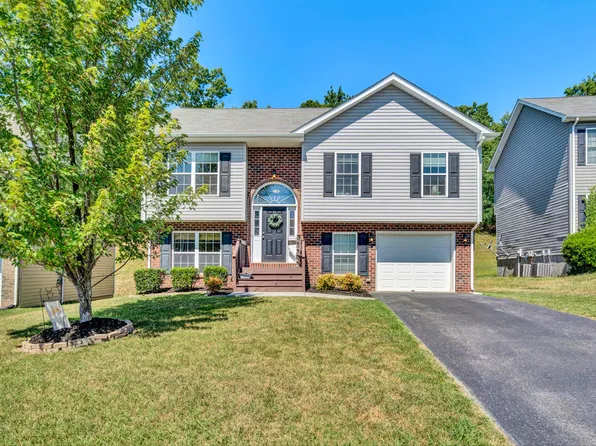 2082 Tula Dr, Salem, VA 24153