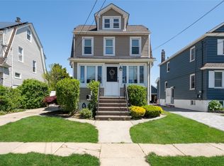 19 Garden St, Valley Stream, NY 11581