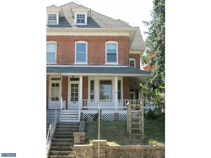 226 W Penn Ave photo 1