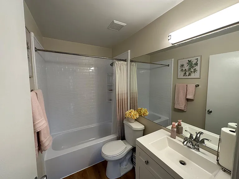 6906 Victoria Dr #I — Photo 10
