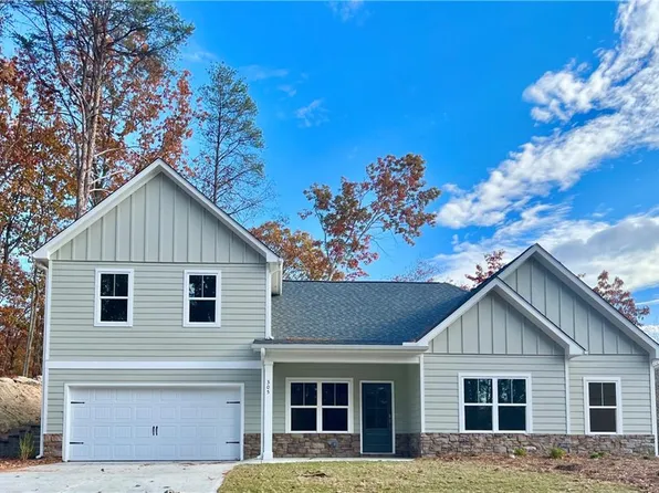 340 Pinebrook Dr, Waleska, GA 30183