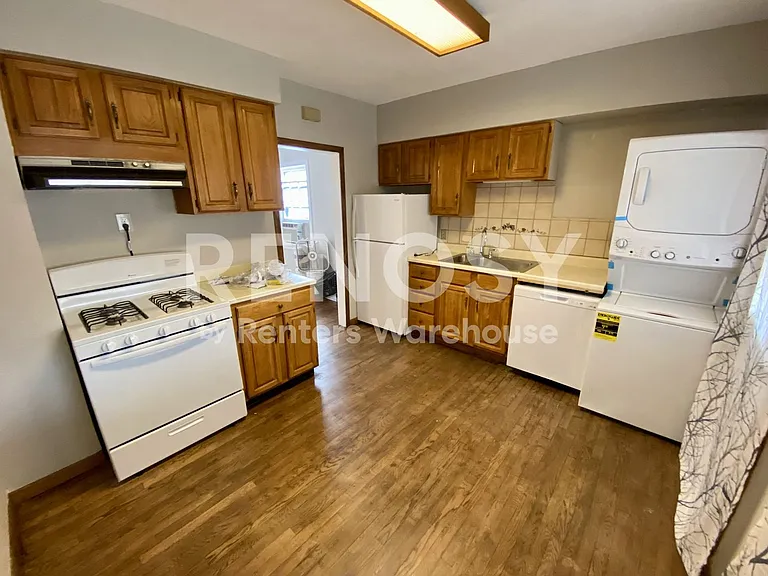 1263 Ames St — Photo 6